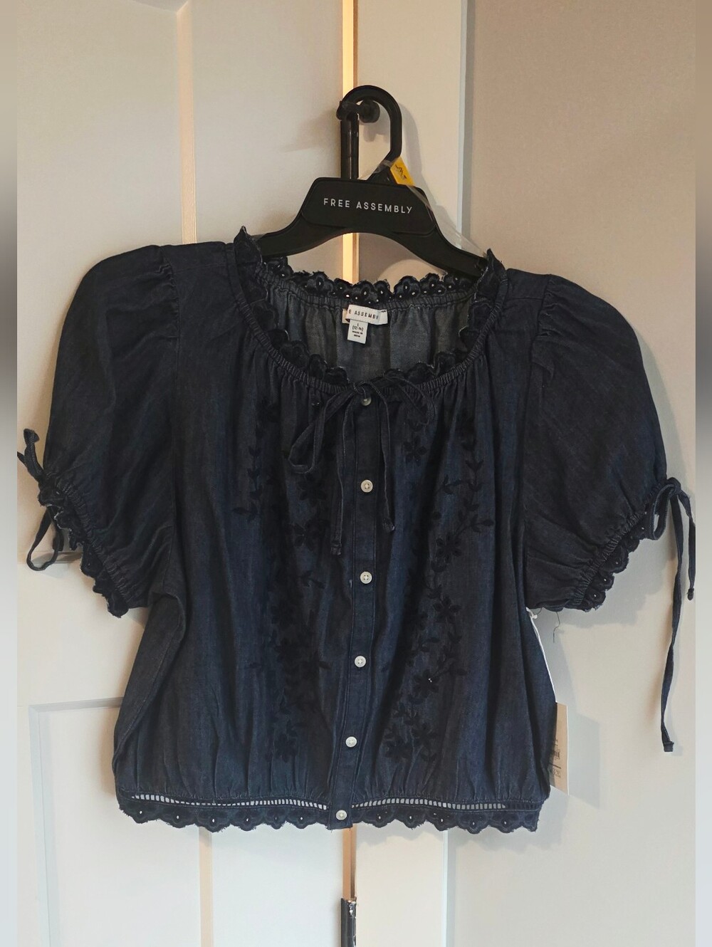 Free Assembly Denim Top (Size Large)